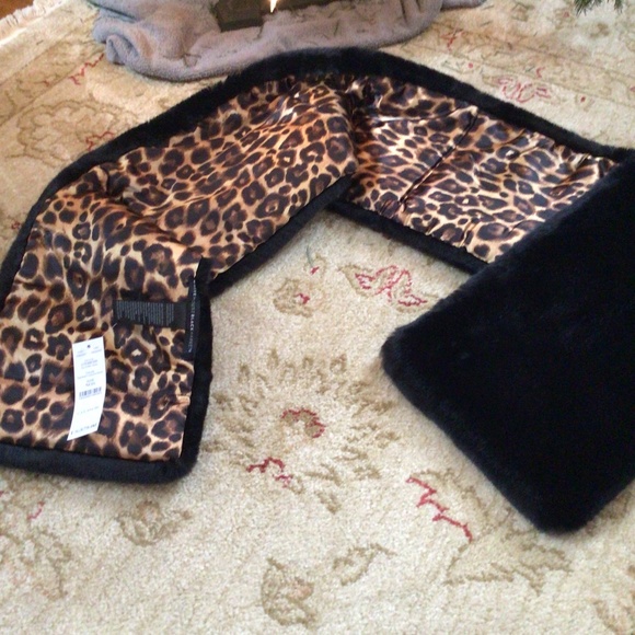 NWT faux leopard reverse stole WHBM - Picture 2 of 6